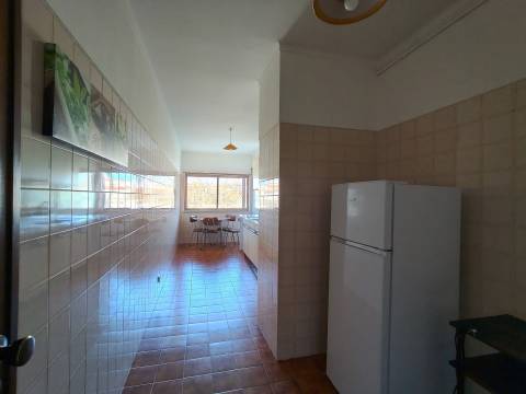 Apartamento T4 / Varandas / Garagem / Leiria centro