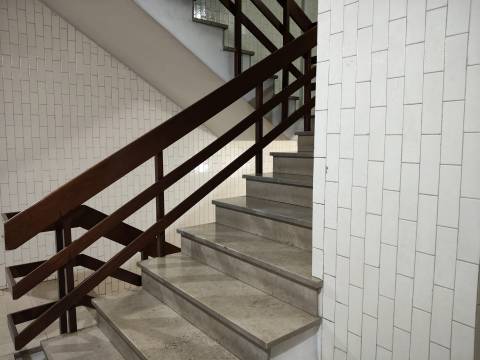 Apartamento T4 / Varandas / Garagem / Leiria centro