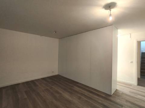 Moradia T3+3 isolada / Terreno / Poço / Carvide / Leiria