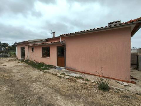 Moradia T3 / terreno / Poço / Monte Real e Carvide / Leiria