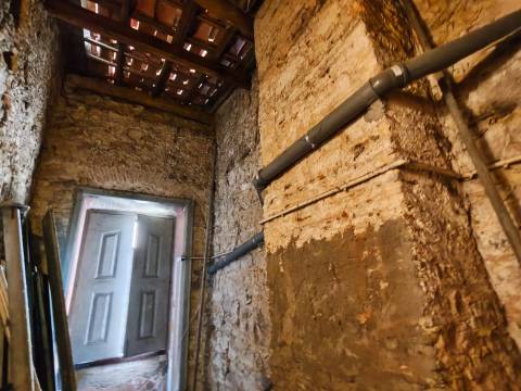 Moradia centenária T3 / Terraço / Espaço Comercial / Centro histórico / Pombal