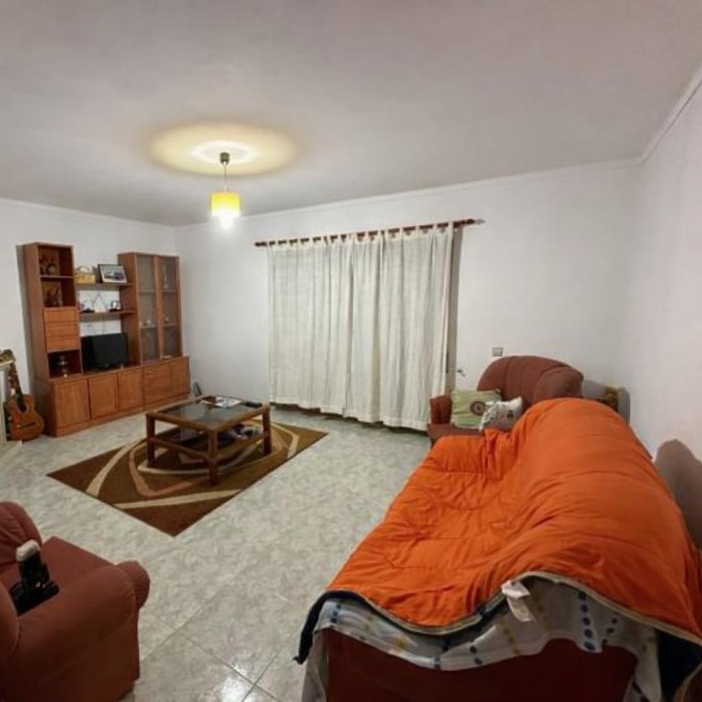Apartamento T2 / Garagem / Varanda / Gândara dos Olivais / Leiria