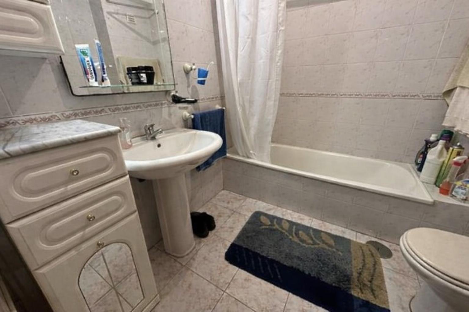 Apartamento T2 / Garagem / Varanda / Gândara dos Olivais / Leiria