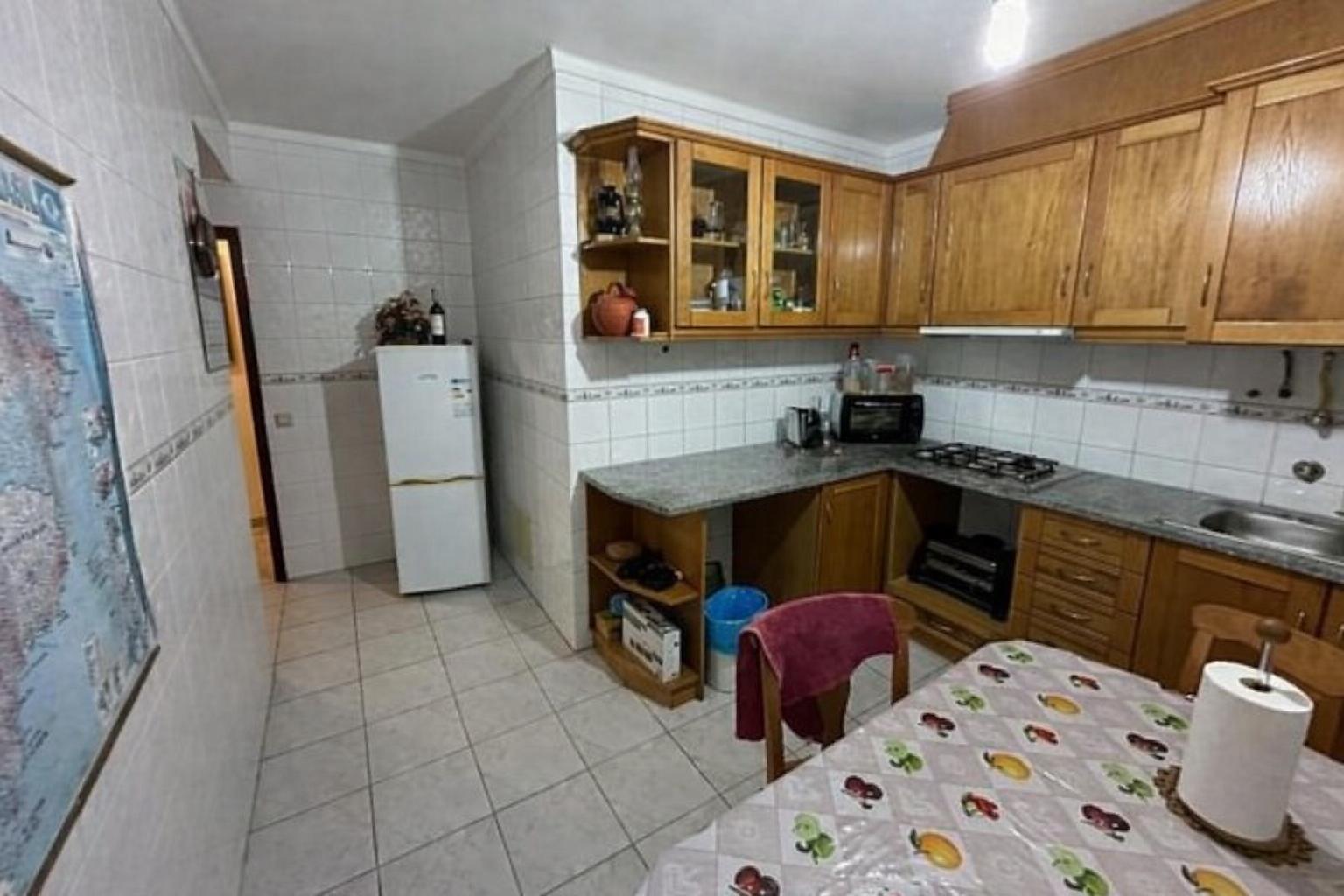 Apartamento T2 / Garagem / Varanda / Gândara dos Olivais / Leiria