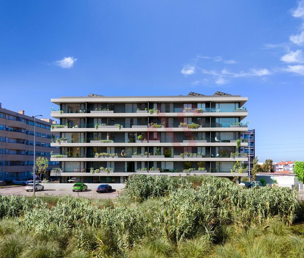 Apartamento T3 no "Empreendimento Santa Marinha" em Gaia, Porto.