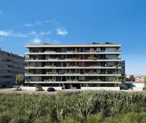 Apartamento T3 no "Empreendimento Santa Marinha" em Gaia, Porto.