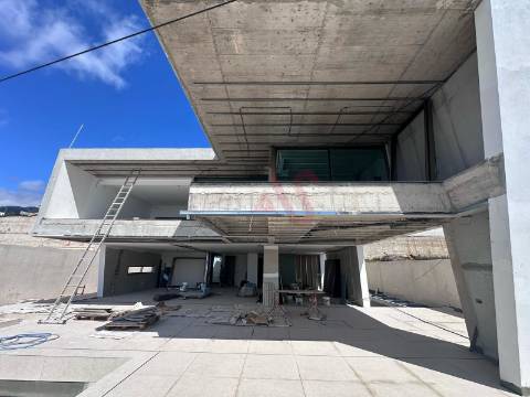 Moradia T3 com piscina infinita em Santa Maria Maior, Funchal