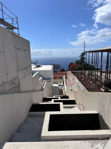 Moradia T3 com piscina infinita em Santa Maria Maior, Funchal