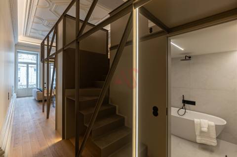 Apartamentos T0+Mezzanine, no coração da Baixa do Porto