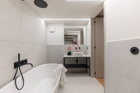 Apartamentos T0+Mezzanine, no coração da Baixa do Porto