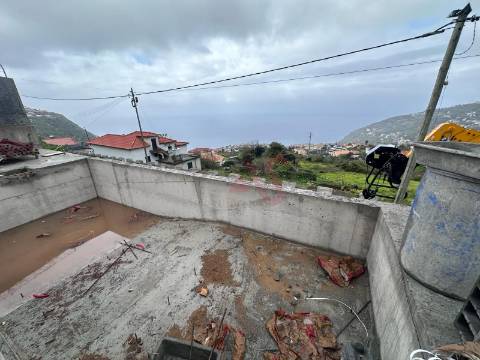 Moradia T3 Geminada no Arco da Calheta, Madeira