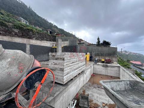 Moradia T3 Geminada no Arco da Calheta, Madeira