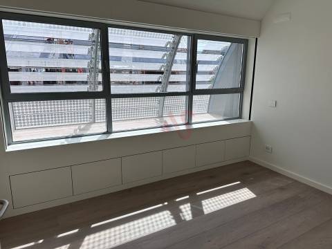 Apartamento T1 NOVOS desde 535.000€ no Empreendimento Prata Riverside Village