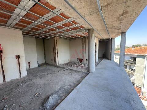 Apartamento T2  junto ás Faculdades e ao Hospital São João, no Empreendimento Paranhos Park no Porto