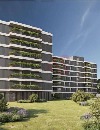 Apartamento T3 em construção no empreendimento Oporto Plaza
