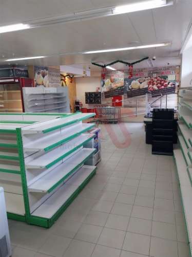 Espaço Comercial de 240 m² na Cova da Piedade, Almada