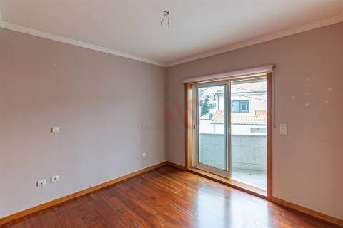 Moradia T3 de LUXO a poucos minutos do Centro de Matosinhos – Espaço, Conforto e Localização!