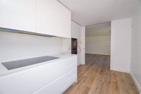 Apartamento T3 NOVO com 2 Varandas espaçosas , 1 Lugar de Garagem, 3 Quartos, em Famões, Odivelas