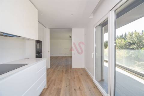 Apartamento T3 NOVO com 2 Varandas espaçosas , 1 Lugar de Garagem, 3 Quartos, em Famões, Odivelas