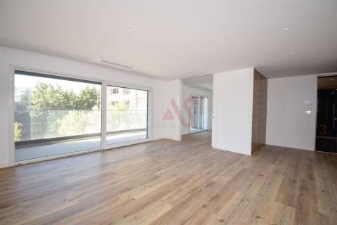 Apartamento T3 NOVO com 2 Varandas espaçosas , 1 Lugar de Garagem, 3 Quartos, em Famões, Odivelas