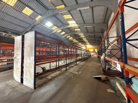 Armazém industrial com 3.000 m² em Seixas, Caminha