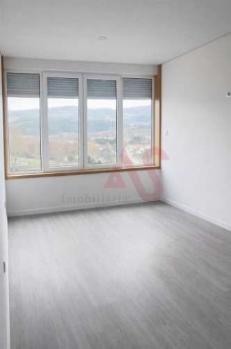 Apartamento T3 Totalmente Remodelado | Em Frente ao Parque Ribeirinho de Tarouca