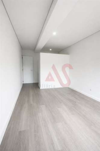 Apartamento T3 Totalmente Remodelado | Em Frente ao Parque Ribeirinho de Tarouca