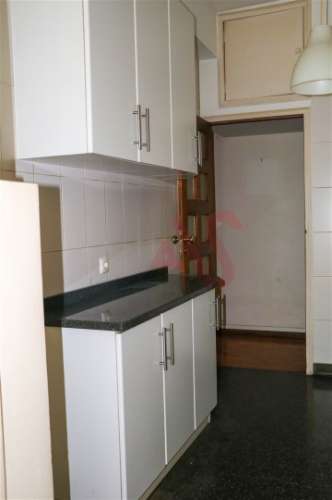 Apartamento T4 + 1 Duplex para Restauro | Foz do Douro | 132 m² |