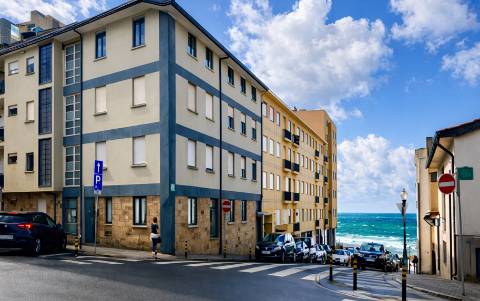 Apartamento T4 + 1 Duplex para Restauro | Foz do Douro | 132 m² |