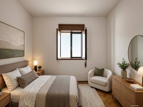 Apartamento T4 + 1 Duplex para Restauro | Foz do Douro | 132 m² |