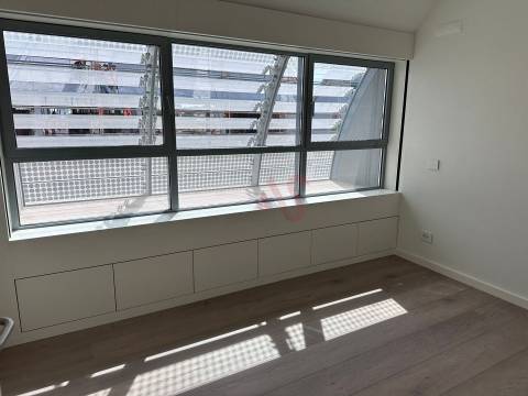 Apartamento T0 NOVOS desde 490.000€ no Empreendimento Prata Riverside Village