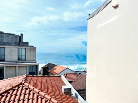 Apartamento T2 na Foz do Douro na 2ª linha de praia