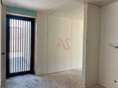 Moradia Térrea T3 com Piscina | Nova | Leitões, Guimarães