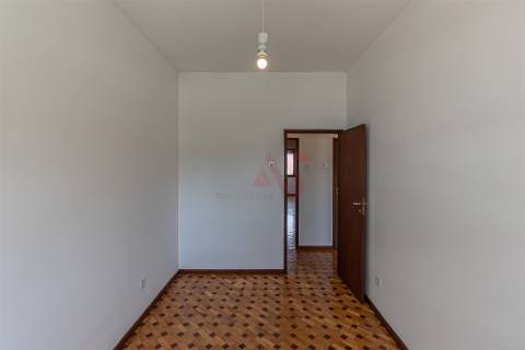Apartamento T3 Totalmente Renovado em Paranhos, Porto