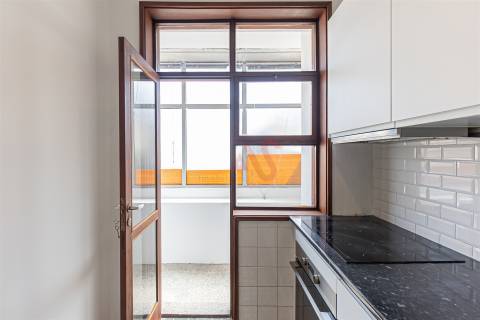 Apartamento T3 Totalmente Renovado em Paranhos, Porto