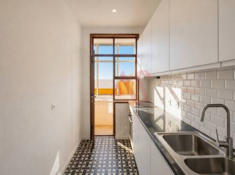 Apartamento T3 Totalmente Renovado em Paranhos, Porto