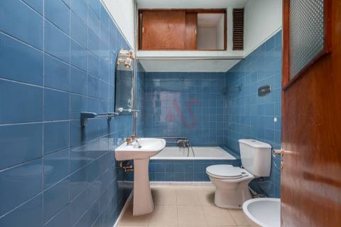 Apartamento T2 em Campanhã | Para remodelar | 215.000€