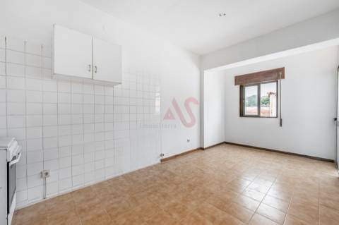 Apartamento T2 em Campanhã | Para remodelar | 215.000€