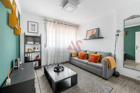 Apartamento T1 Renovado | Mobilado e Equipado | São Mamede de Infesta