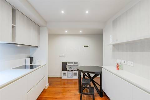T3 Triplex na Foz do Douro com Piscina e Garagem