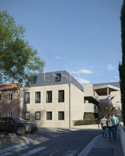 Apartamento T2 com Varanda no Serralves 239 em Lordelo do Ouro