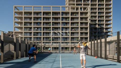 Apartamento T2 com Varanda e Terraço no Fernão Magalhães 127