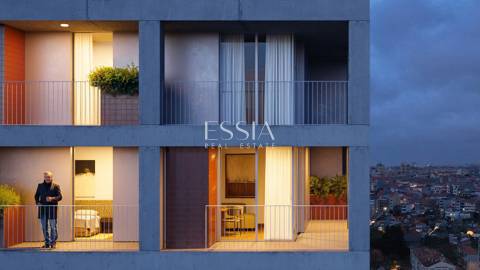 Apartamento T2 com Varanda e Terraço no Fernão Magalhães 127