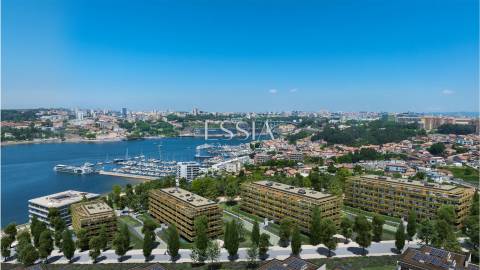 Apartamento T3 com Varanda e Vista Rio no Marina Douro