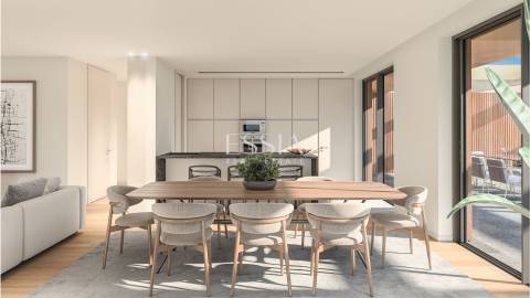 Apartamento T4 com Terraço e Piscina Privativa no Marina Douro