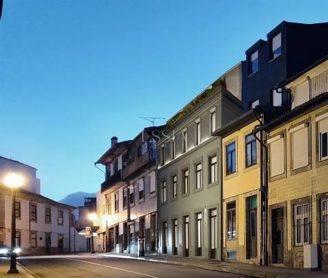 Apartamento T2 Duplex com Varanda próximo do Palácio de Cristal