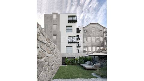 Apartamento T1+1 com Jardim de 31m2 próximo do Palácio de Cristal
