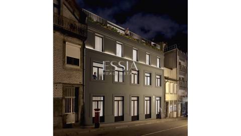 Apartamento T1+1 com Jardim de 31m2 próximo do Palácio de Cristal