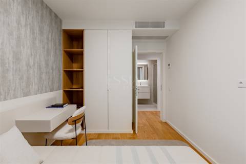 Apartamento T3 com Terraço de 35.77m2 nos Jardins D`Arrábida em Vila Nova de Gaia