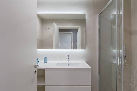 Apartamento T3 com Terraço de 91m2 nos Jardins D`Arrábida em Vila Nova de Gaia